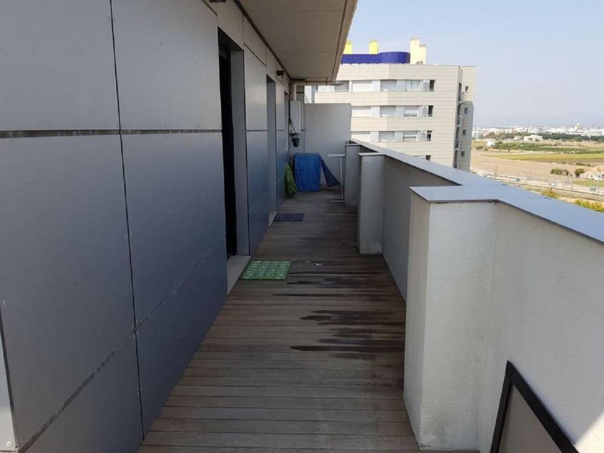 Lovely 2 Bedroom Terrace Wifi Parking Ac Heating Attic Valencia Exterior photo